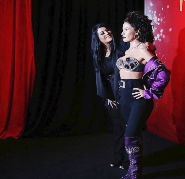 Un claro ejemplo de ello fue la petición que hicieron sus seguidores para que el Museo Madame Tussauds creara una escultura de cera de Selena y fuera exhibida en la colección de Hollywood. Casi 10,000 personas se sumaron a la solicitud y, a finales de agosto de 2016, la figura de 'La Reina del Tex-Mex' fue develada.