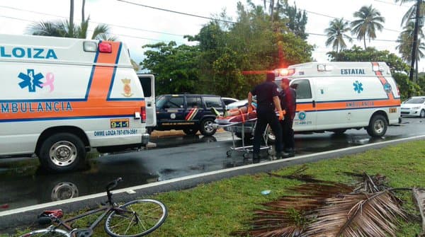 Automóvil arrolla a ciclistas en Loíza y deja un muerto y cinco heridos