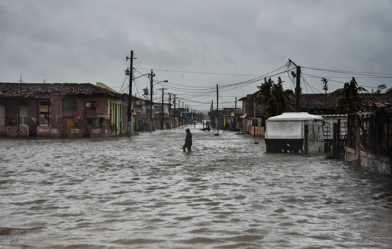 Una calle de Caibarien, Villa Clara.