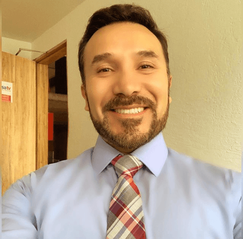 <b>Luis Manuel Ávila </b>
<br>Desde hace más de dos décadas, el actor se ha posicionado como uno de los más queridos en el mundo del entretenimiento, esto gracias a sus diversos personajes como Tomás en 
<a href="https://vix.com/es/detail/series-526?utm_medium=internal_referral&utm_source=univision&utm_campaign=evergreen&utm_content=ed_entertainment&utm_term=article" target="_blank">‘La fea más bella’ (gratis en ViX)</a>, Luis en ‘Los cousins’ y El carnicero en 
<a href="https://vix.com/es/detail/series-3816?utm_medium=internal_referral&utm_source=univision&utm_campaign=evergreen&utm_content=ed_entertainment&utm_term=slideshow" target="_blank">la serie ‘¿Tú crees?’ (puedes verla gratis en ViX).</a>