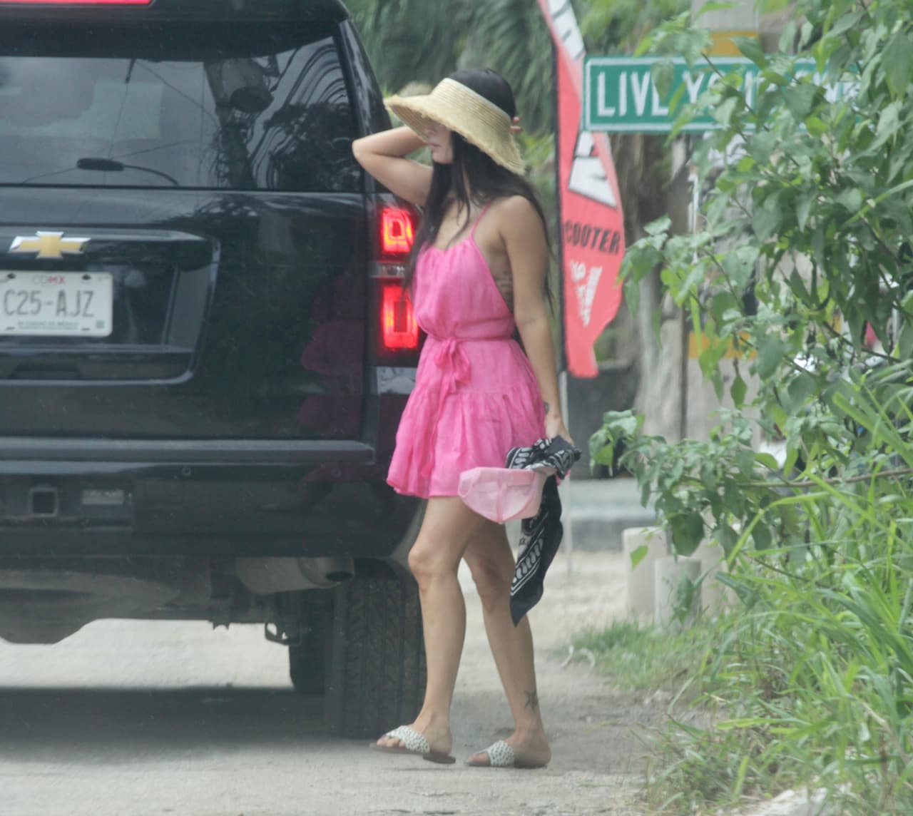 La pareja tuvo un paseo por las calles de Tulum, México, en moto.