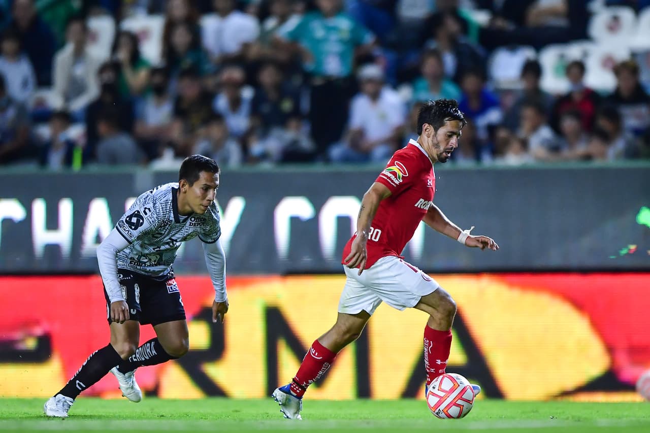 Con un gol de Daniel Álvarez de último minuto, Toluca derrotó a León a domicilio en la Jornada 5 para tomar el subliderato del Apertura 2022. El marcador no reflejó el tremendo dominio de los Diablos Rojos en la segunda parte, que se cansaron de fallar y perdonar ante Cota.