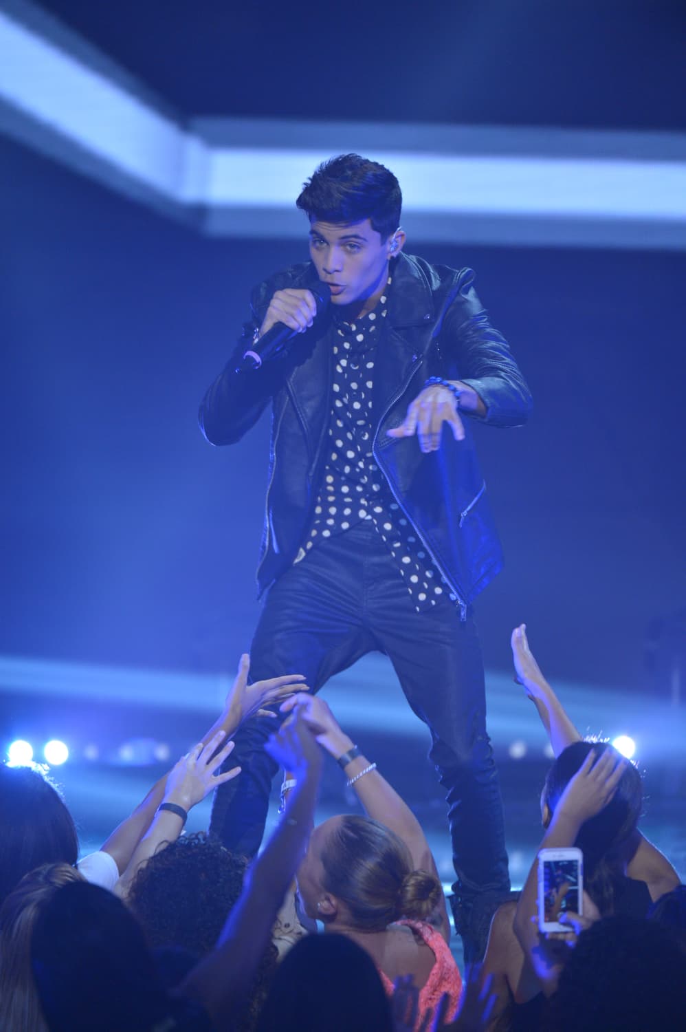 Una noche llena de emociones y muchos nervios. Los doce chicos dieron lo mejor de sí en esta primera gala en directo. Dinos cuál es tu favorito.