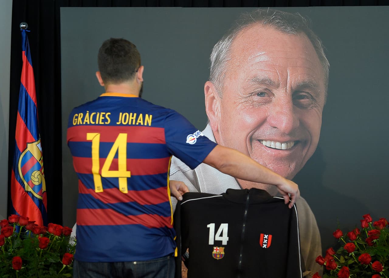 El Barça lucirá en su camiseta el lema 'Gracias, Johan' durante derbi contra el Madrid