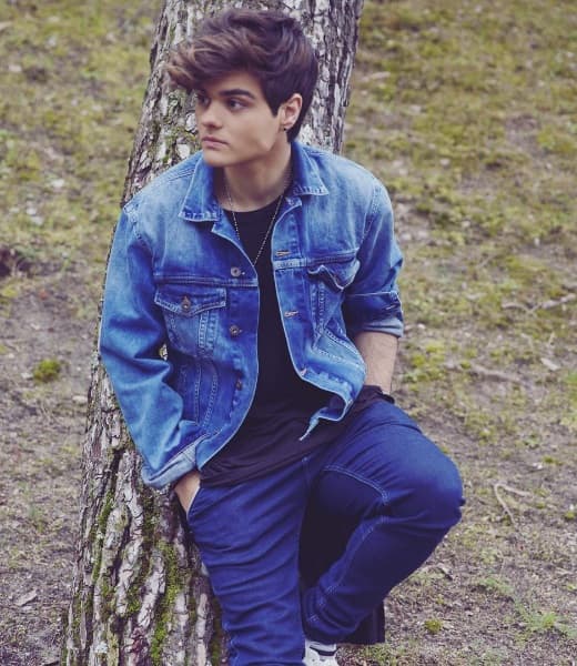 En los básicos nunca te olvides del azul, la mezclilla debe ser tu primera opción si deseas algo sencillo, cool y a la moda.