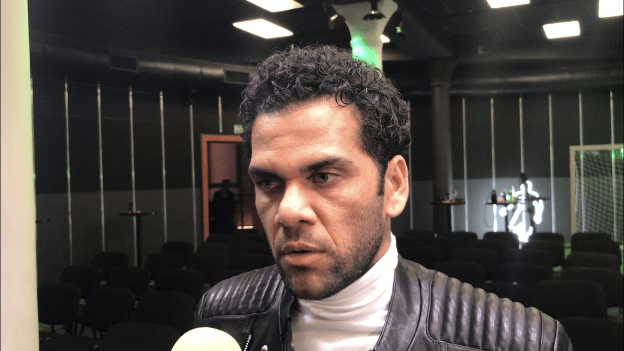 Dani Alves: “A Neymar hay que cuidarlo más y juzgarlo menos”