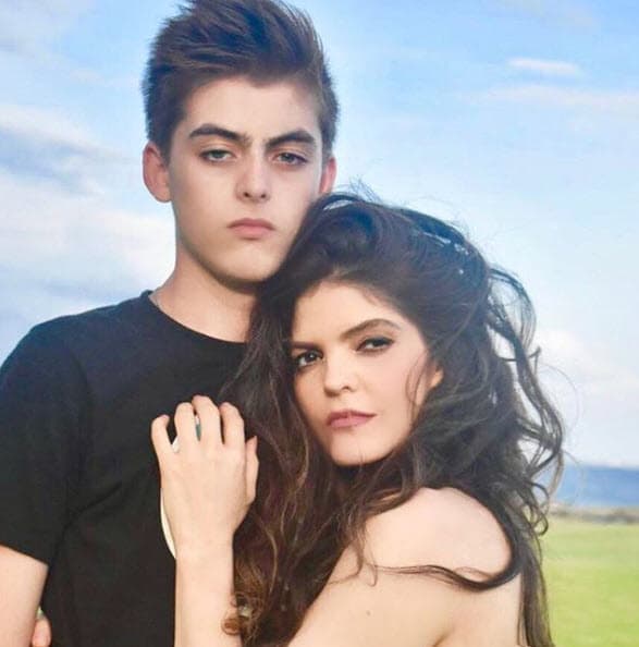 A Ana Bárbara le gusta pasar el tiempo libre con todos sus hijos, aunque a veces Paula y José Emilio (hijos de Mariana Levy) no están con ella, pues disfrutan de algunas temporadas con su papá, José María Fernández.