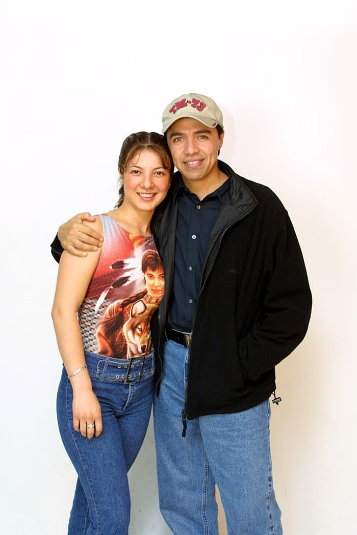 Este par de famosos 
<b><a href="https://www.univision.com/shows/la-reina-de-la-cancion/esta-es-la-historia-de-amor-de-priscila-y-gustavo-angel-fotos">contrajo nupcias el 27 de diciembre de 2001</a></b> en la Catedral de Monterrey, en Nuevo León, México.