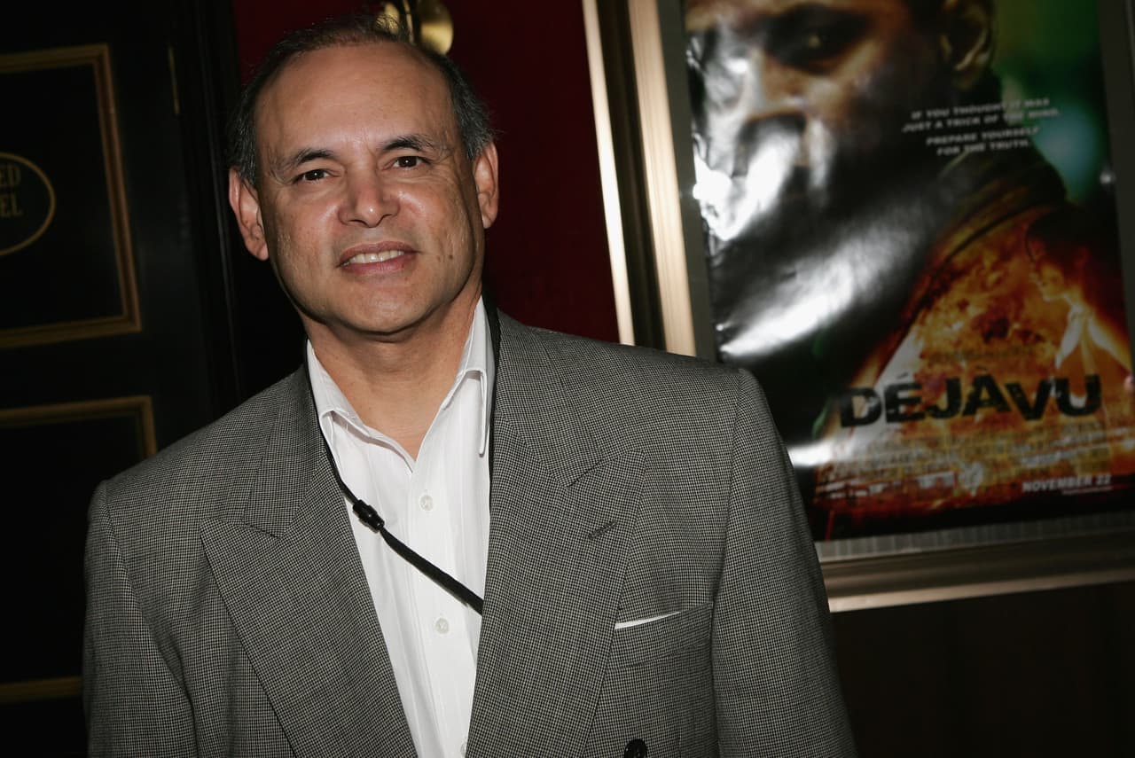 Enrique Castillo, actor de raíces mexicanas nominado a los SAG por su actuación en la serie "Weed". Ha participado en películas como “Déjà Vu” y “Bound by Honor”.