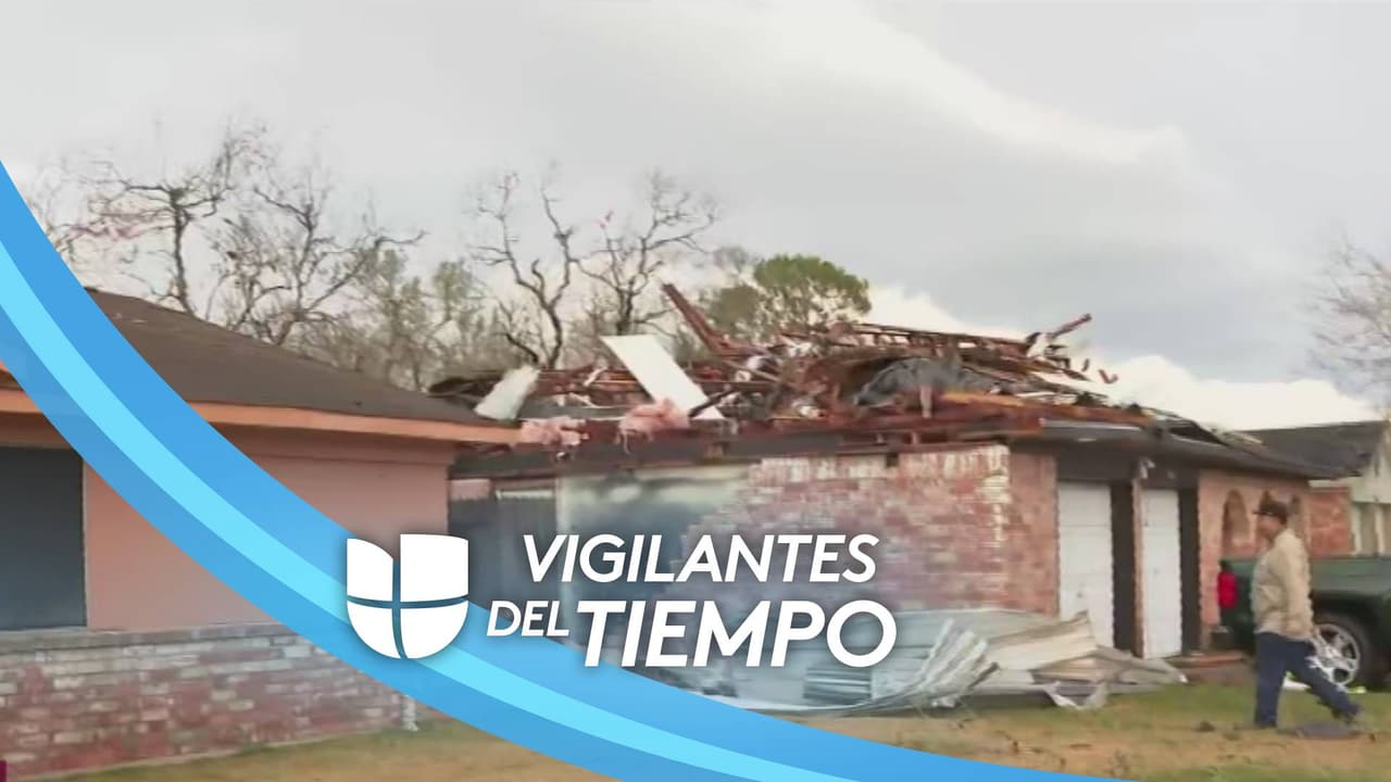 Estas son las recomendaciones de las 
<b><a href="https://www.univision.com/local/houston-kxln/tu-casa-se-vio-afectada-por-los-tornados-esto-es-lo-que-debes-hacer-para-presentar-el-reclamo-a-la-aseguradora-video" target="_blank">compañías aseguradoras</a></b> para las personas que han perdido propiedades.
<br>