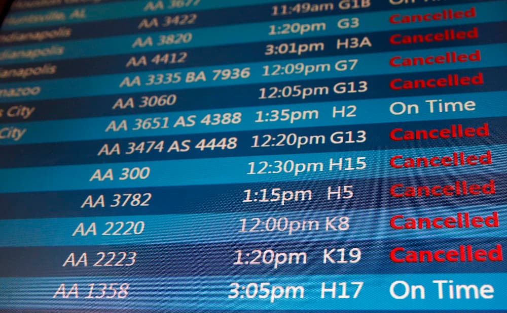 Más de 1,300  vuelos cancelados en los aeropuertos de O'Hare y Midway por la alerta de  tormenta invernal