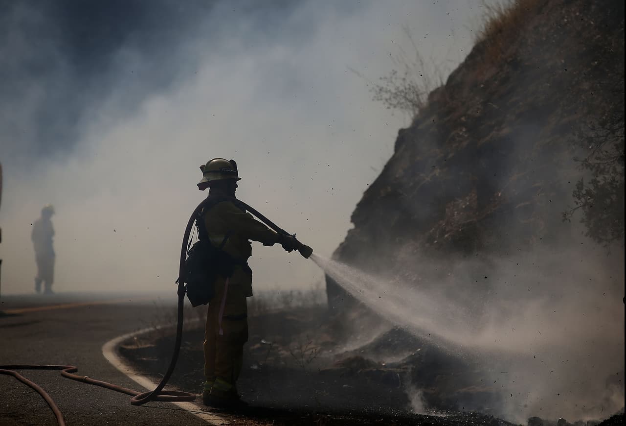 En su heroica labor el bombero David Ruhl, conocido como Frog, perdió la vida. Ruhl había estado trabajando en California desde junio ya que él era de Dakota del Sur.