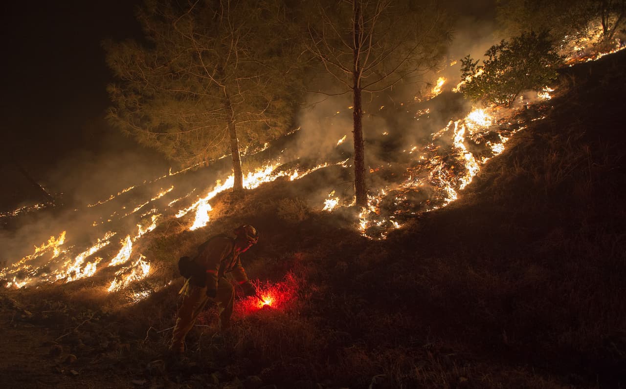50 casas han sido destruidas por el fuego.