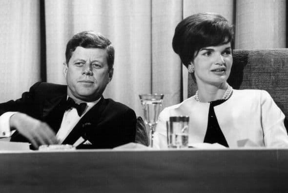 No me lo dijo hasta mucho después... Y me dijo, si quisieran matarme, este sería el día...P.251...