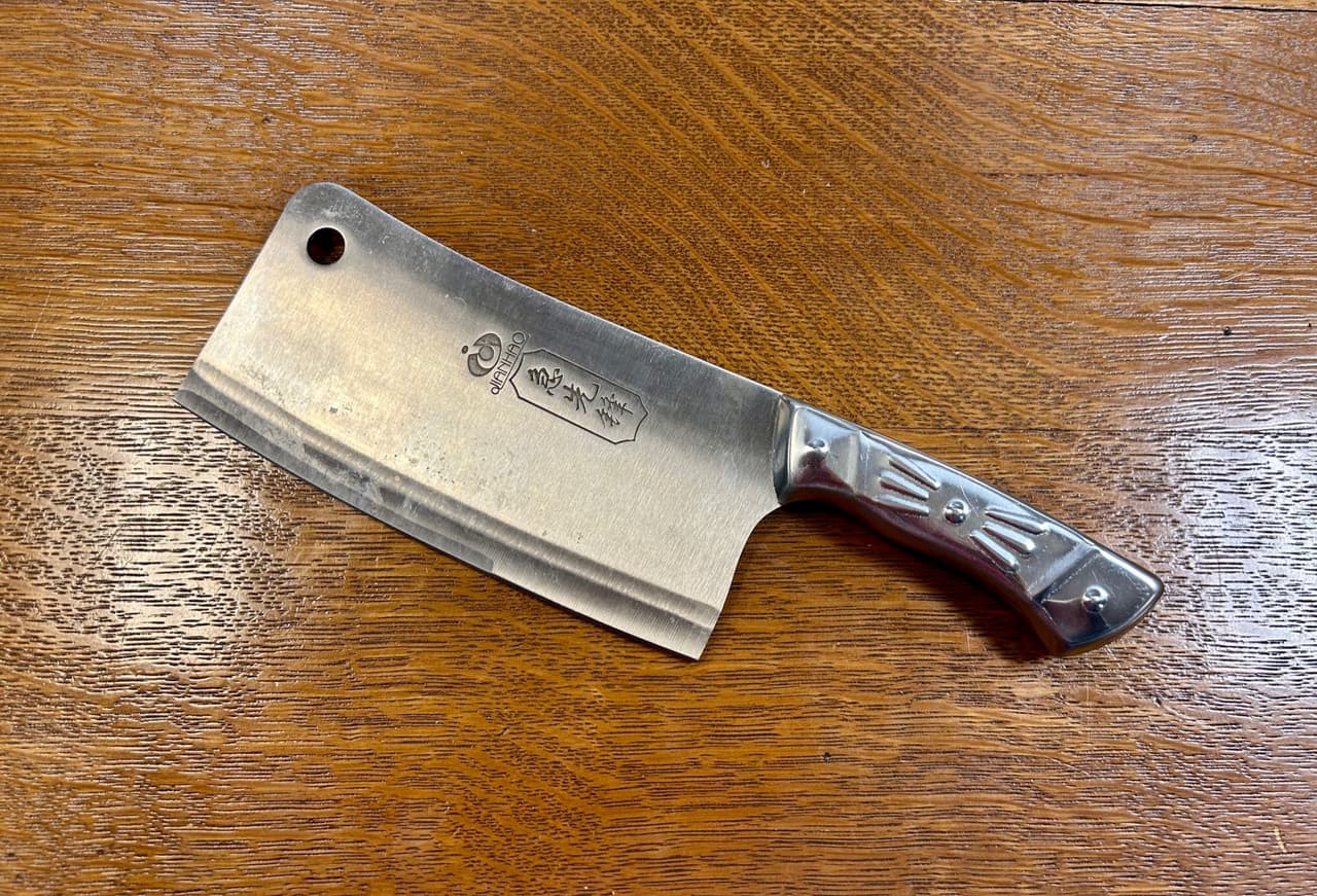 En esa misma terminal aérea, el 28 de septiembre un pasajero intentó cruzar por el filtro con un cuchillo de carnicero en su bolso de mano. La TSA alertó que si desea viajar con él, colóquelo en su equipaje documentado.