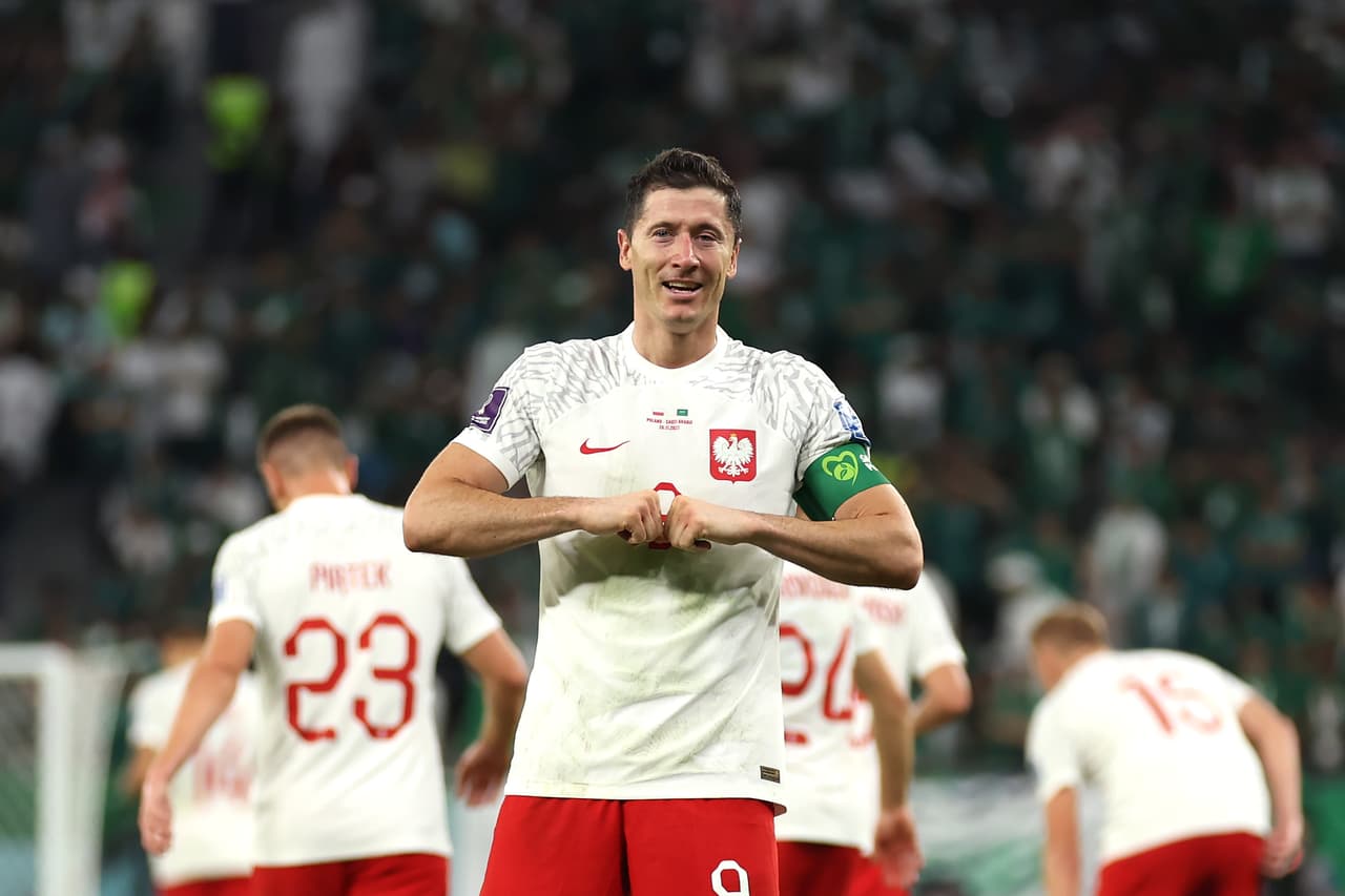 ¡Emotivo! Lewandowski llora al marcar su primer gol en un Mundial