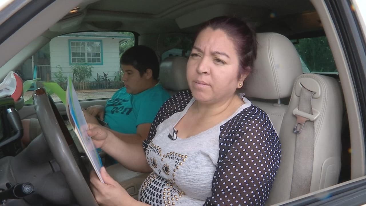 Surgey Moreno, la mamá de los hermanos, tiene problema para ayudarlos porque no domina el inglés.