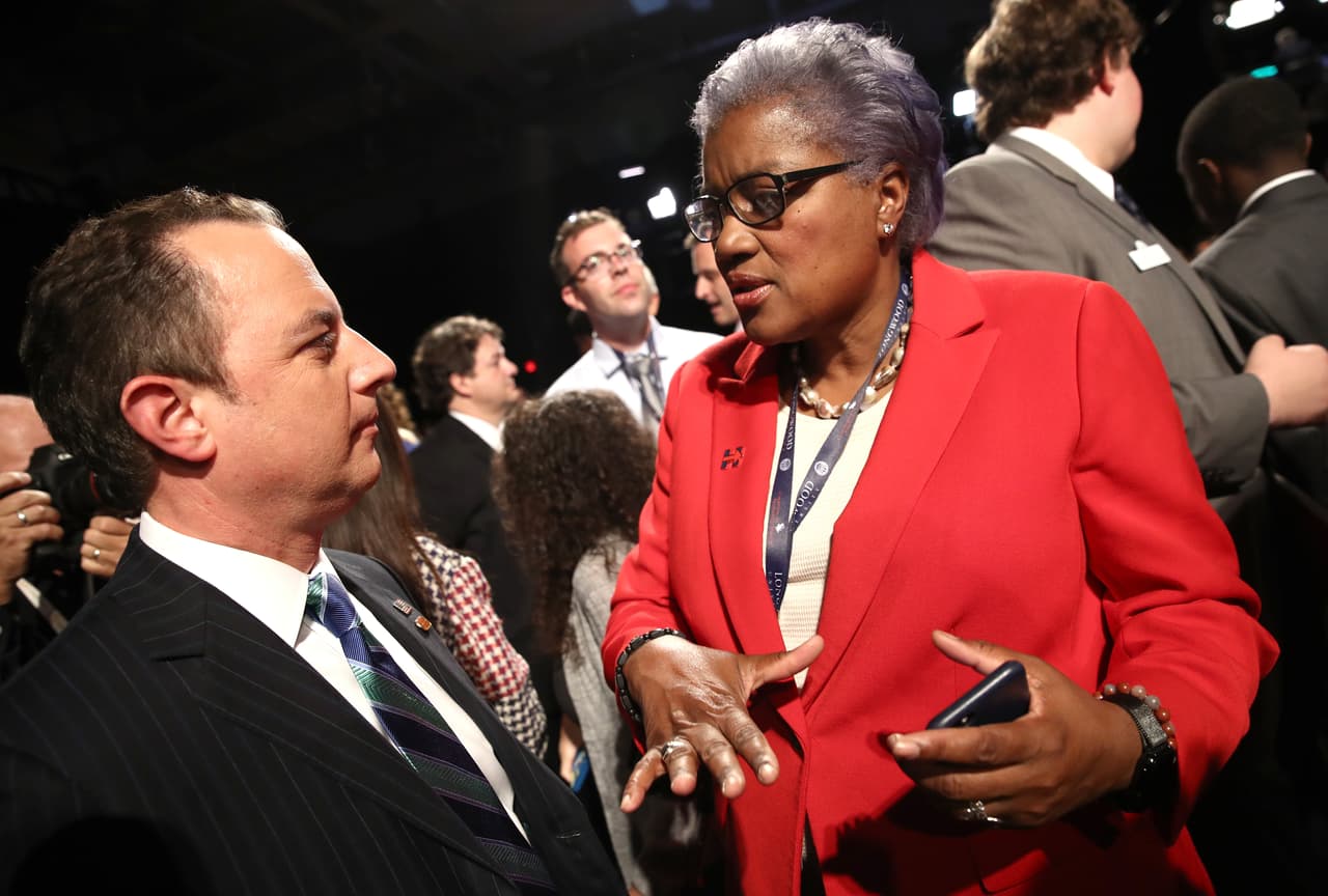 "El FBI tiene la solemne obligación de permanecer neutral en cuestiones políticas", dijo la presidenta del Partido Demócrata.