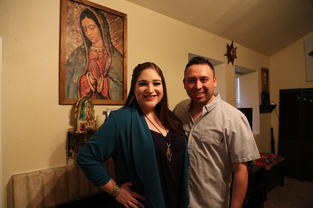 Beatriz Delgado está casada con Manuel Posada, que también es mariachi. Él se encarga de dirigir las presentaciones del grupo de mariachis al que pertenecen.