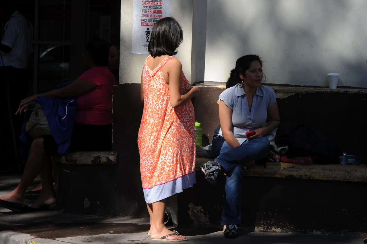 <b>Honduras</b>. Las complicaciones más comunes del aborto inseguro son el aborto incompleto, la pérdida excesiva de sangre y la infección. Otras menos comunes pero muy graves incluyen el choque séptico, la perforación de los órganos internos y la inflamación del peritoneo. Las mujeres con complicaciones que no reciben tratamiento experimentan consecuencias a largo plazo relacionadas con su salud como dolor crónico, inflamación del tracto reproductivo, enfermedad inflamatoria pélvica e infertilidad.