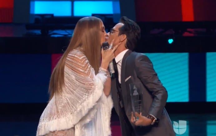 En su libro ‘True Love’, apunta InStyle el 12 de septiembre de 2019, Jennifer López escribió sobre el momento en que supo que su matrimonio con el intérprete de ‘Vivir mi vida’ tenía que acabar.
<br>