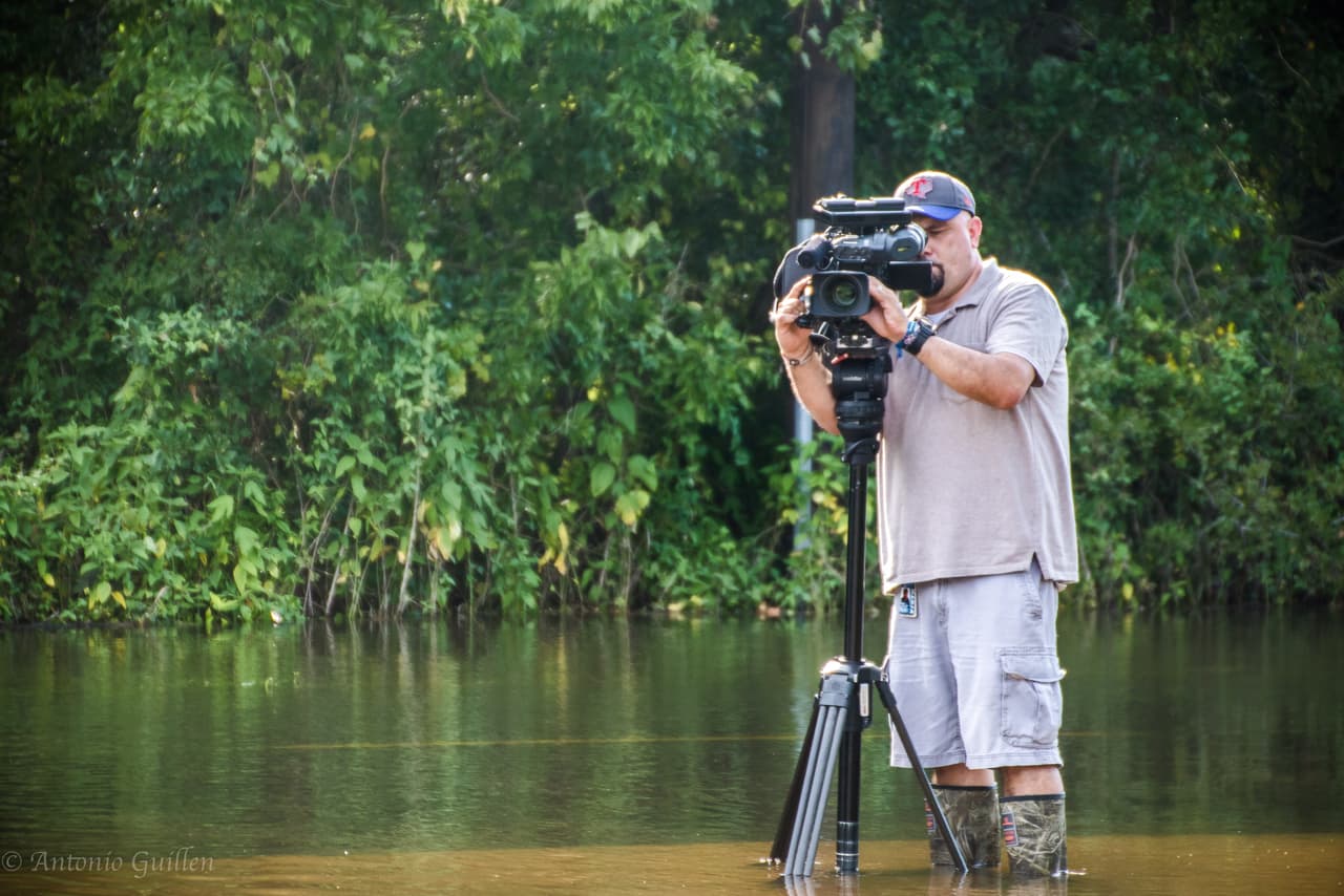 Nuestro fotógrafo Jose Lomeli en cobertura del Huracán Harvey.