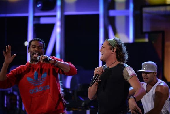La rumba de pondrá buena con Carlos Vives y los chicos de ChocQuibTown.