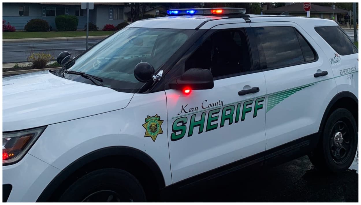 La Oficina del Sheriff del Condado de Kern recibió una llamada de emergencia para acudir al 300 de Casa Loma Drive.