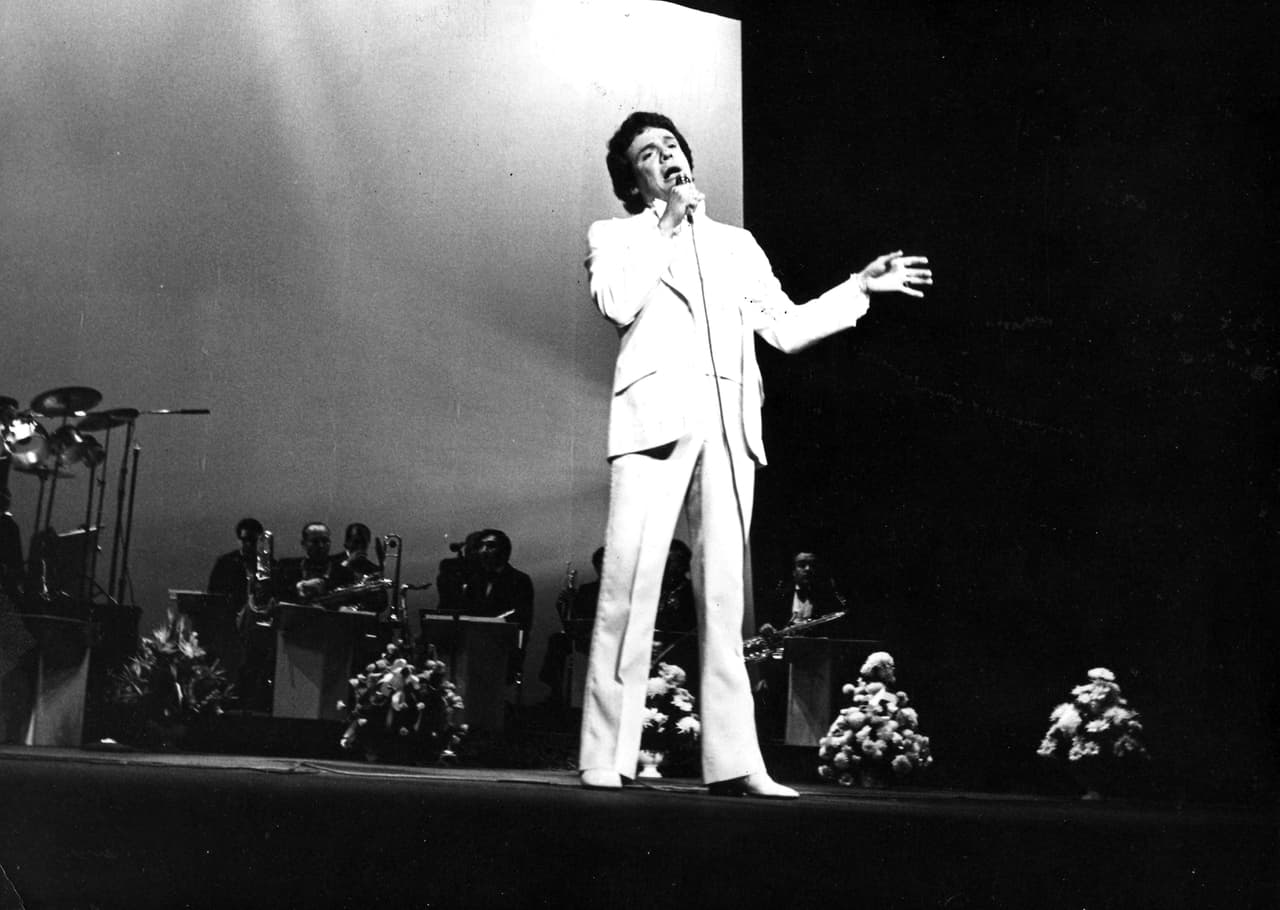 Así es el amor, según las canciones de José José