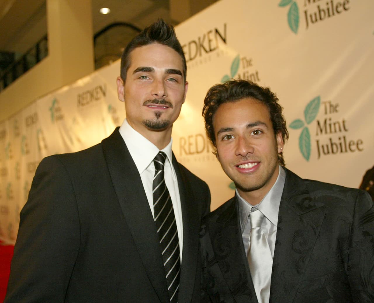 "
<i>Nunca te haré llorar"</i> cantaban
<i> </i>Backstreet Boys mientras muchas fans latinas lloraban por el mal español de los chicos.