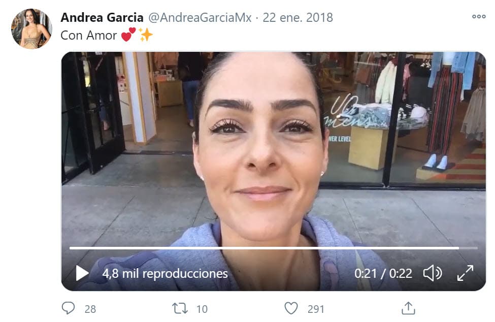 Sin embargo, días después la presentadora mexicana reapareció en redes sociales con fotografías y algunos videos. Aunque en ninguna de las publicaciones explicó su ausencia.
<br>
