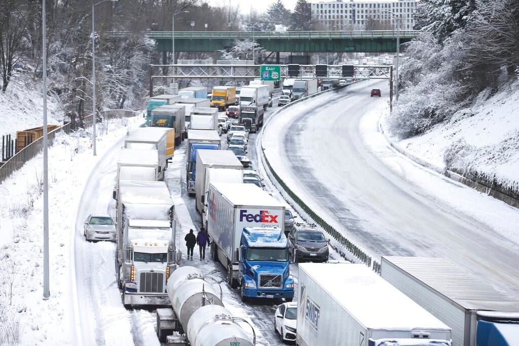 California espera el mayor impacto del temporal invernal: pronostican mucha nieve y fuertes vientos