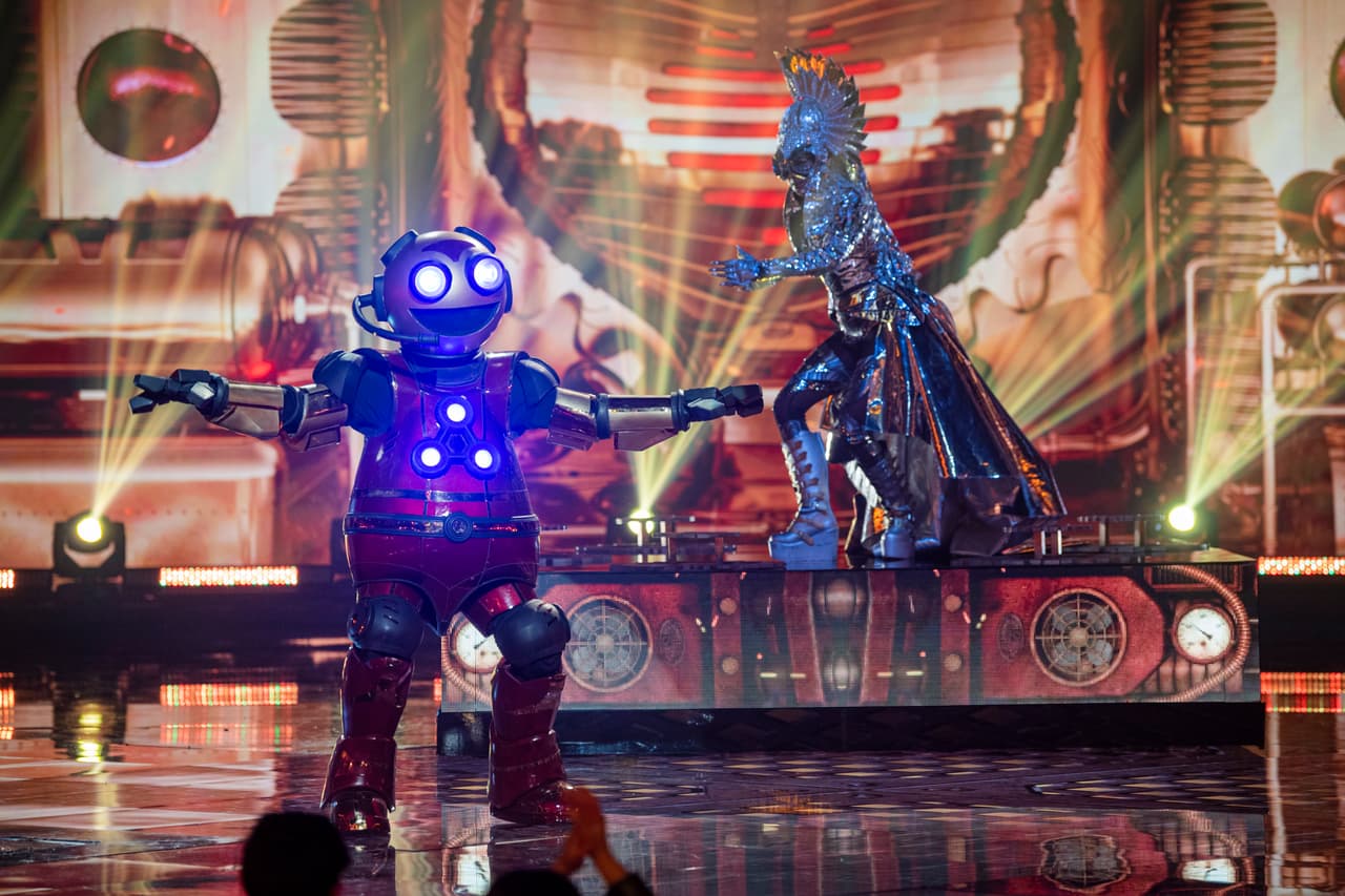 En el caso de Bot, su palabra clave fue “San Francisco”. Los investigadores estaban muy confundidos por las variadas pistas del personaje, pero al final dieron sus pronósticos: Héctor Suárez Gomis, Facundo, Diego Schoening y los ex Garibaldi Charly López y Sergio Mayer.