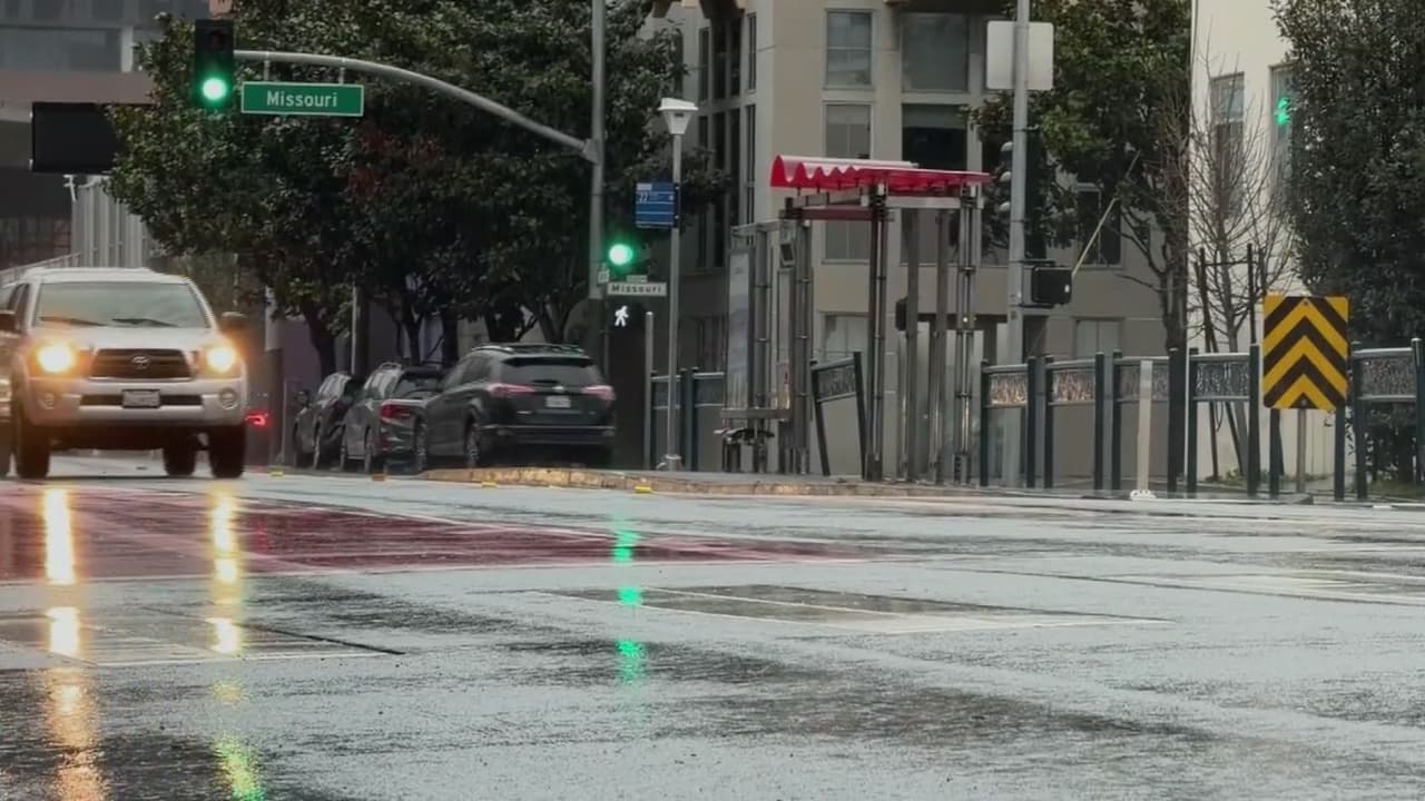Sistema de tormentas azota a el área de la Bahía: Inundaciones y árboles caídos