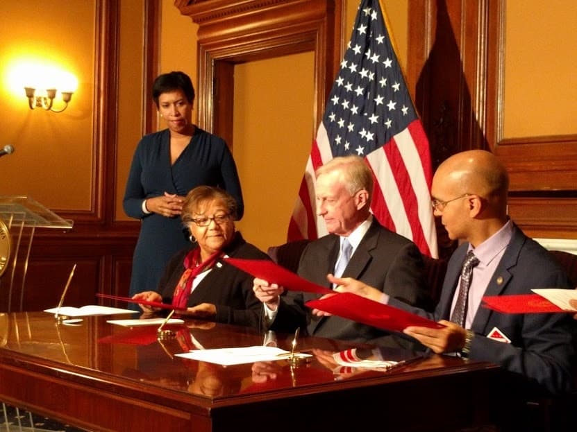 Anita Bonds, Jacks Evans y Franklin García emitieron su voto a favor de Hillary Clinton quién ganó cerca del 90% del voto popular en Washington D.C