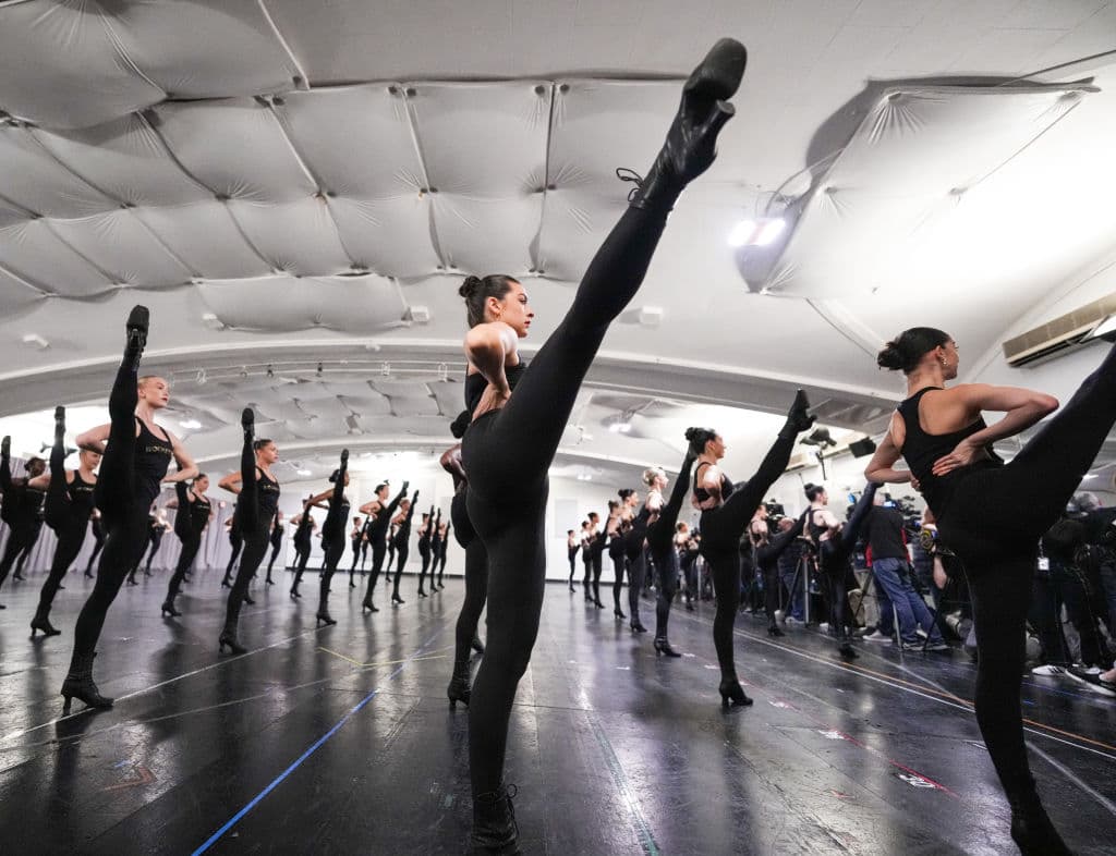 Para información sobre el centenario y eventos futuros, los interesados pueden visitar
<a href="http://rockettes.com/100">rockettes.com/100</a>.