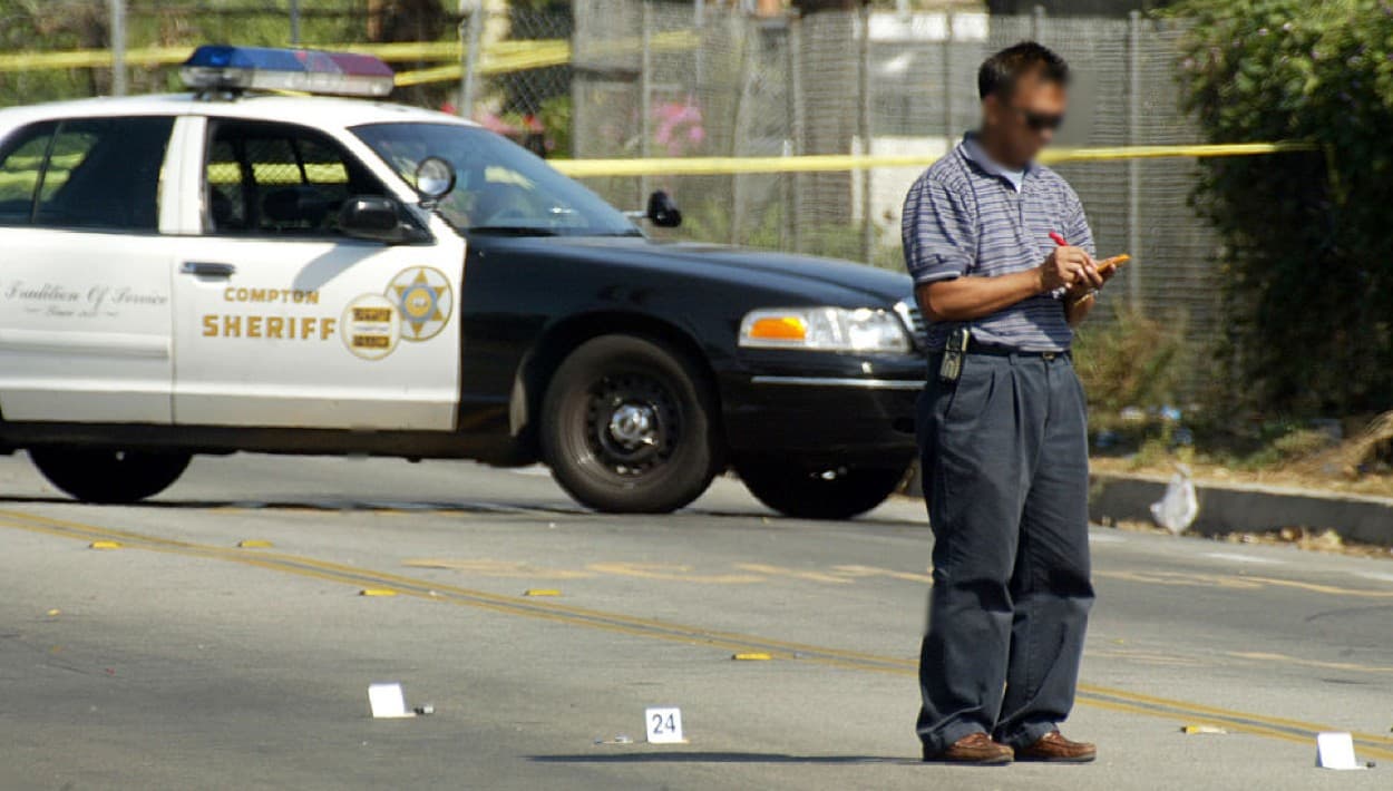 A las 2:30 de la tarde, un tiroteo en avenida de Compton deja al menos 5 personas heridas