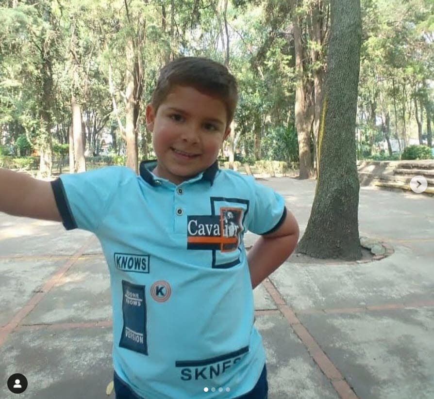 El 10 de julio el actor infantil compartió su alegría mientras portaba birrete de graduado tras haber finalizado sus estudios en el 
<b><a href="https://www.lasestrellas.tv/cea" target="_blank">Centro de Educación Artística Infantil</a></b> (CEA) de Televisa. 
<br>