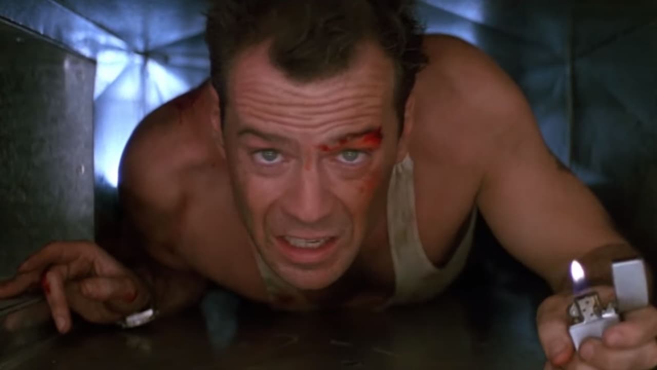 <b>John McClane en ‘Die Hard’</b>
<br>El protagonista de la primera película de ‘Die Hard’ tiene que sufrir de todo para poder alcanzar un final feliz. Luego de llegar como invitado a una fiesta de navidad de la empresa en la que trabaja su esposa Holly, con quien tiene problemas, el policía de Nueva York John McClane se ve envuelto en un ataque terrorista planeado por la mente maestra de Hans Gruber.
<br>