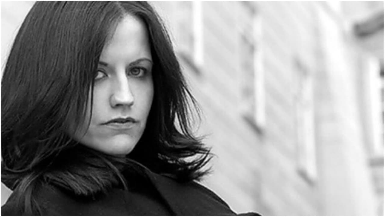 Dolores O'Riordan, vocalista de The Cranberries, murió el 15 de enero a los 46 años de edad. La cantante fue encontrada muerta en una tina de baño en un hotel de Londres y, de acuerdo con el reporte de la Corte Forense de Westminster, falleció por intoxicación etílica.
<br>