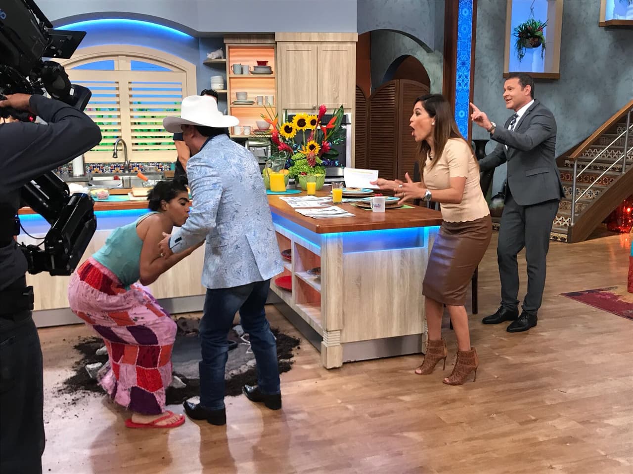 Por más que Karla y Alan le suplicaban, Mela quería que el cantante metiera a El Chapo de Sinaloa al túnel.