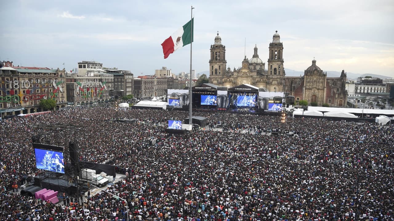 Con un multitudinario concierto en Zócalo, artistas claman solidaridad con México tras el terremoto 
