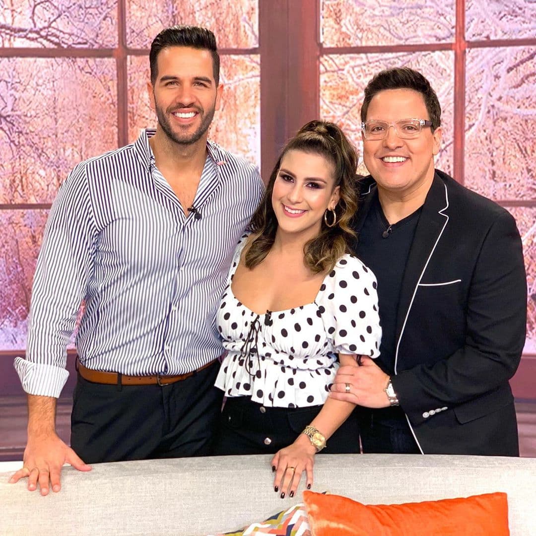 Qué tal Jessica Rodríguez custodiada por los galanes de Despierta América.