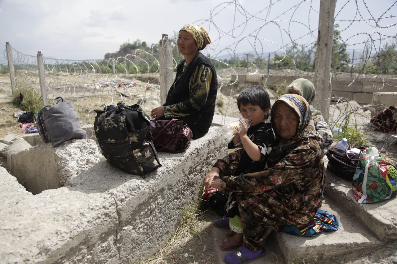 <b>Uzbekistán - Movimiento Islámico.</b> Es la frontera que separa los países de la República Islámica de Afganistán y la República de Tayikistán. Tiene 1,206 km de longitud y está alambrado con cercas electrificadas.