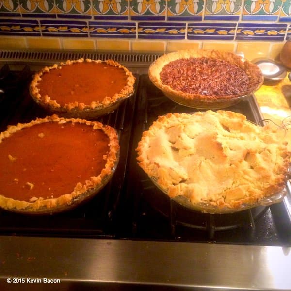 En casa de Kevin Bacon se comieron muuuchos postres.