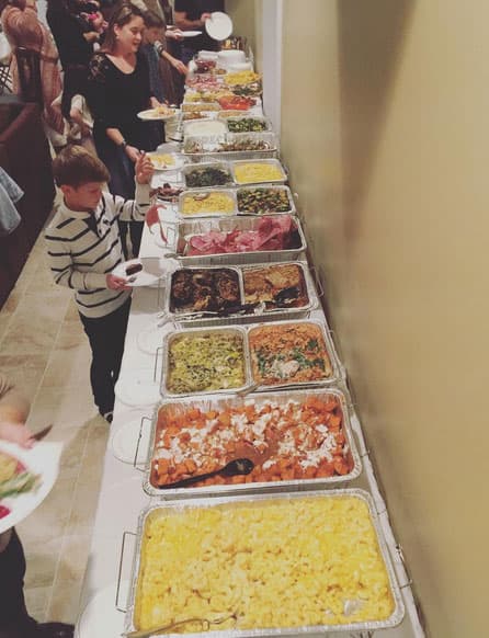 ¡Es de Snooki! La chica de raíces latinas compartió el extenso buffet que disfrutaron.