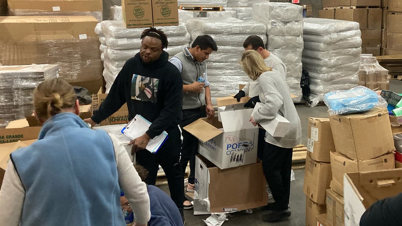 UMANA recolectó cerca de 50 toneladas de medicinas e insumos médicos para apoyar a Ucrania durante el conflicto quer vive bajo la intevención de Rusia.