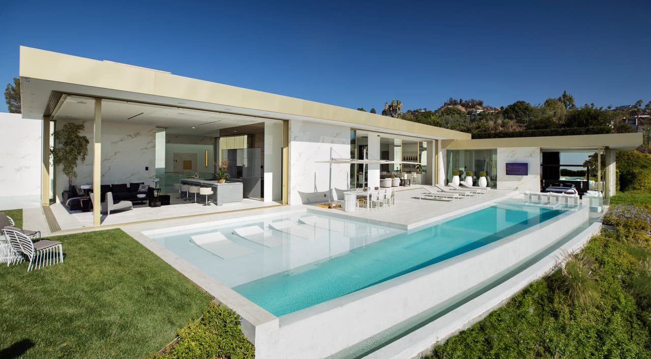 La construcción se ubica en 1175 Hillcrest Road.