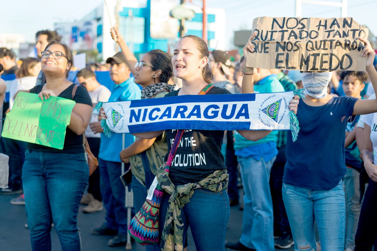 El domingo, el presidente Daniel Ortega anunció que revocaría las reformas al sistema de seguridad social, pero eso no frenó las manifestaciones.