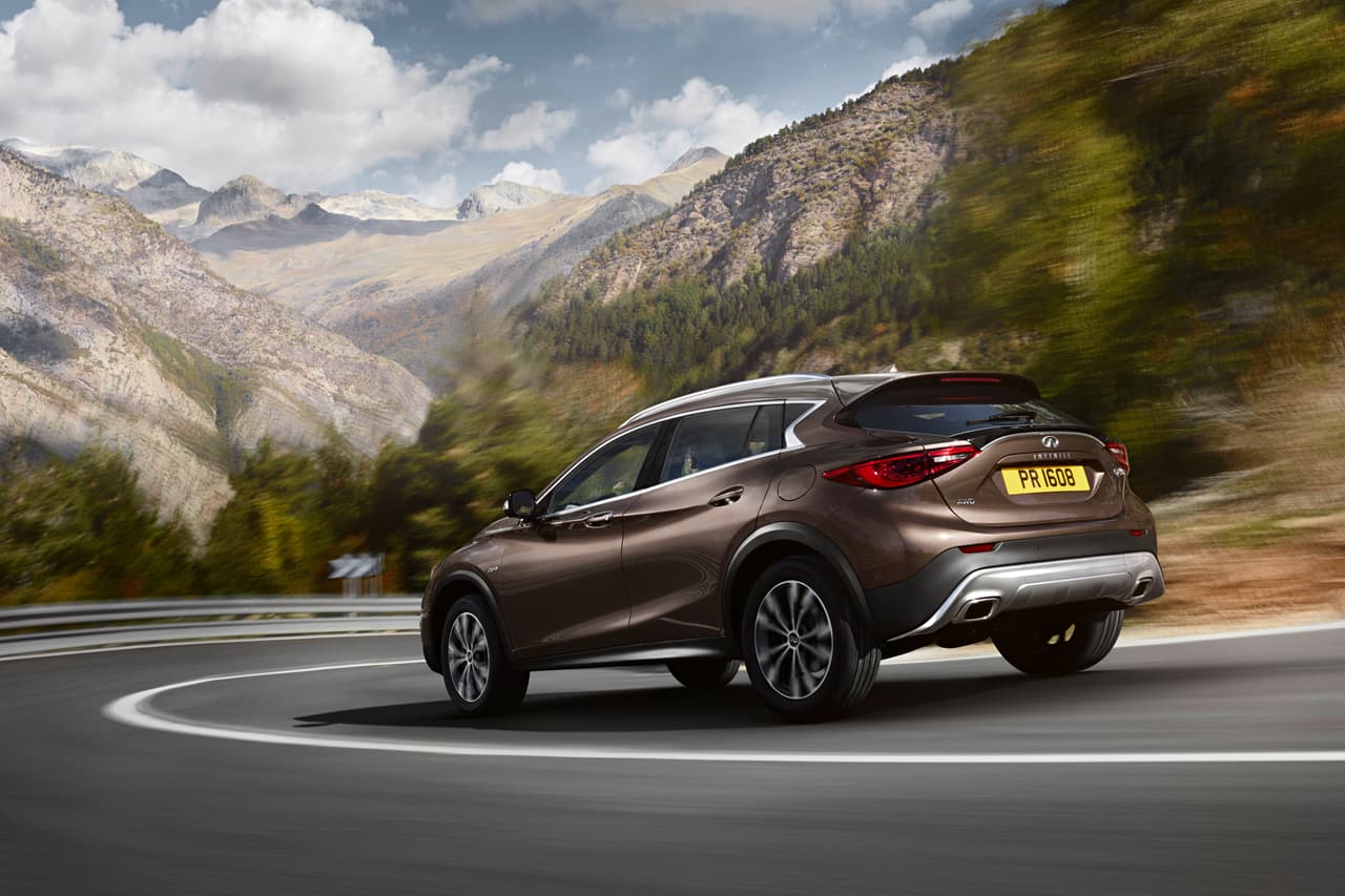 Los QX30, QX30 Luxury, QX30 Premium y QX30 Sport cuentan con el mismo motor de 2.0 litros y tracción delantera. Sus precios son de 29,950 dólares, 32,600 dólares, 35,300 dólares y 38,500 dólares, respectivamente.